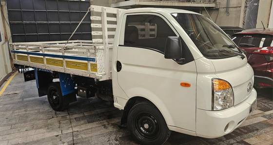 HYUNDAI HR 2.5 TCI HD LONGO COM CAÇAMBA 4X2 8V 97CV TURBO INTERCOOLER DIESEL 2P MANUAL